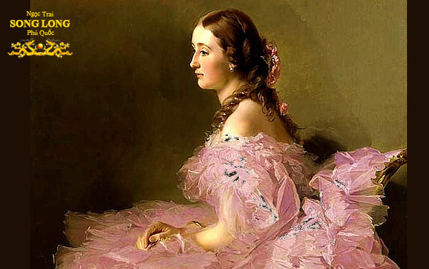 cau-chuyen-ve-bong-tai-ngoc-trai-mau-xam-cua-hoang-hau-Eugenie